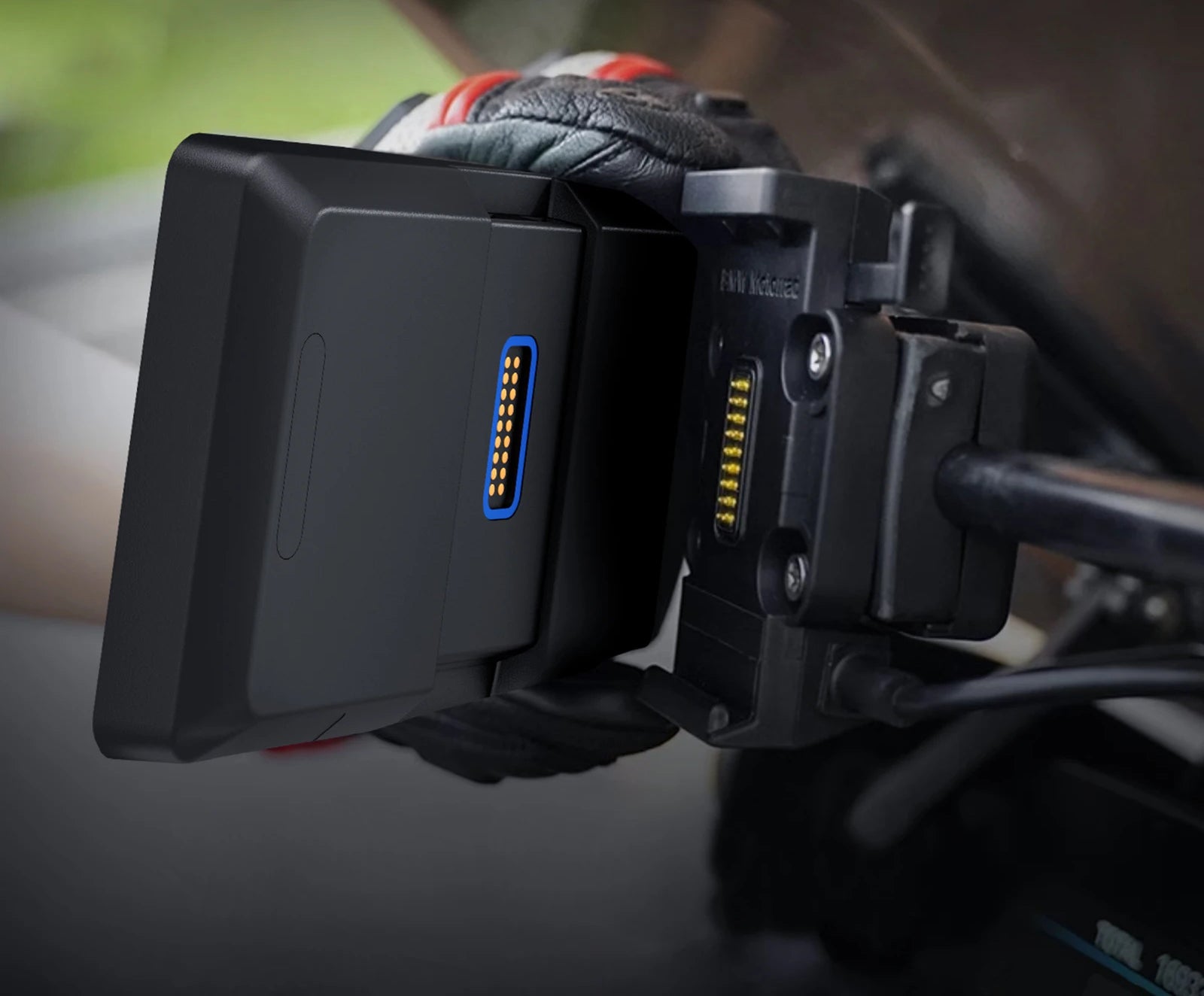 Quick-Release Mount, Easy to Carry